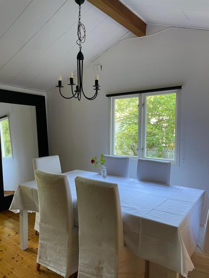 Sjoenaera Stuga Norrtälje Exterior foto